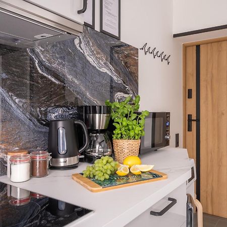 Green Garden & Private Parking Apartments With Playground Riga Bagian luar foto
