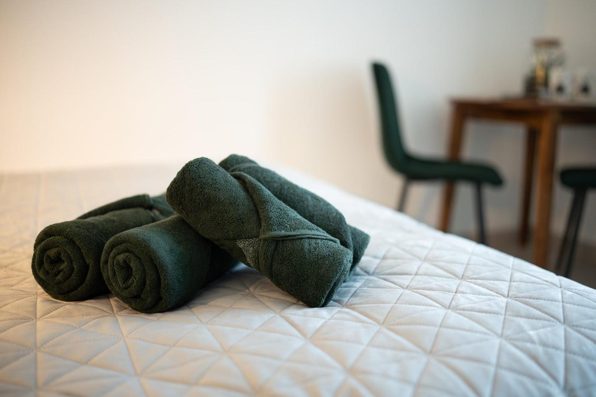 Green Garden & Private Parking Apartments With Playground Riga Bagian luar foto