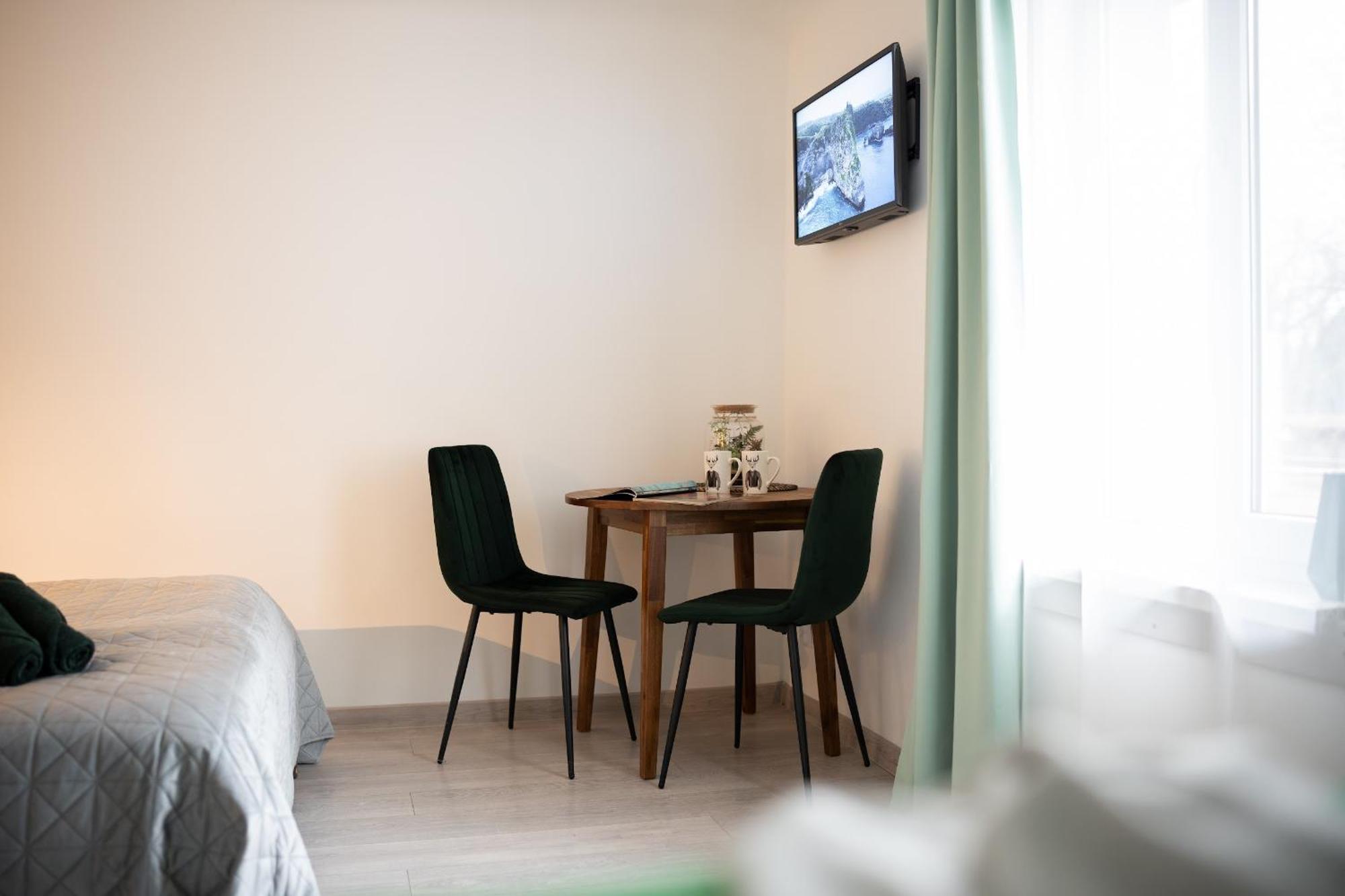 Green Garden & Private Parking Apartments With Playground Riga Bagian luar foto