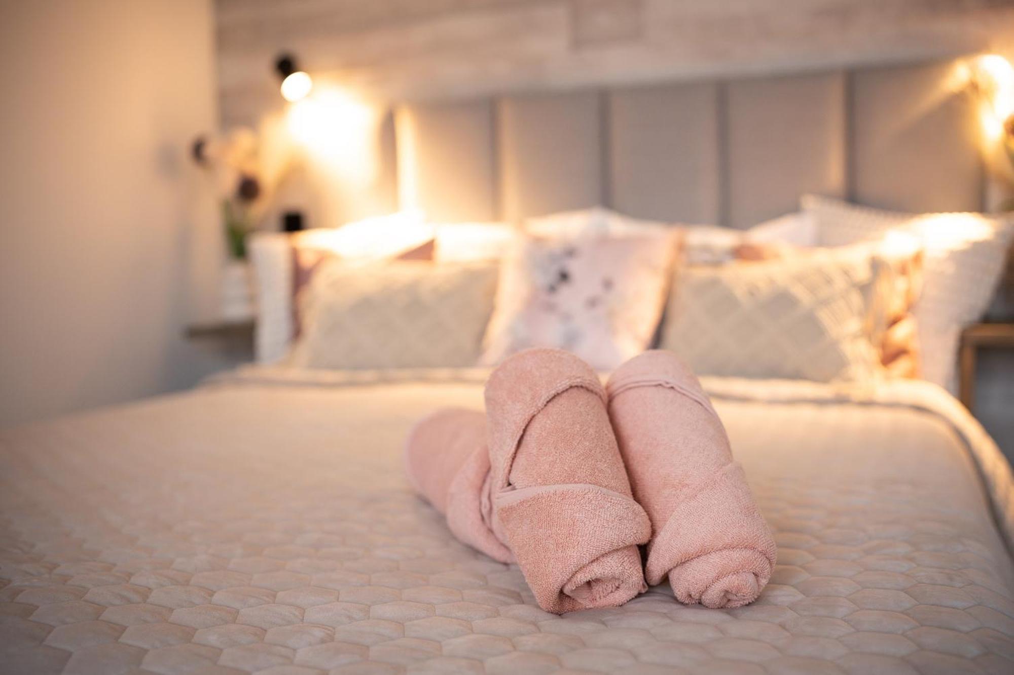 Green Garden & Private Parking Apartments With Playground Riga Bagian luar foto