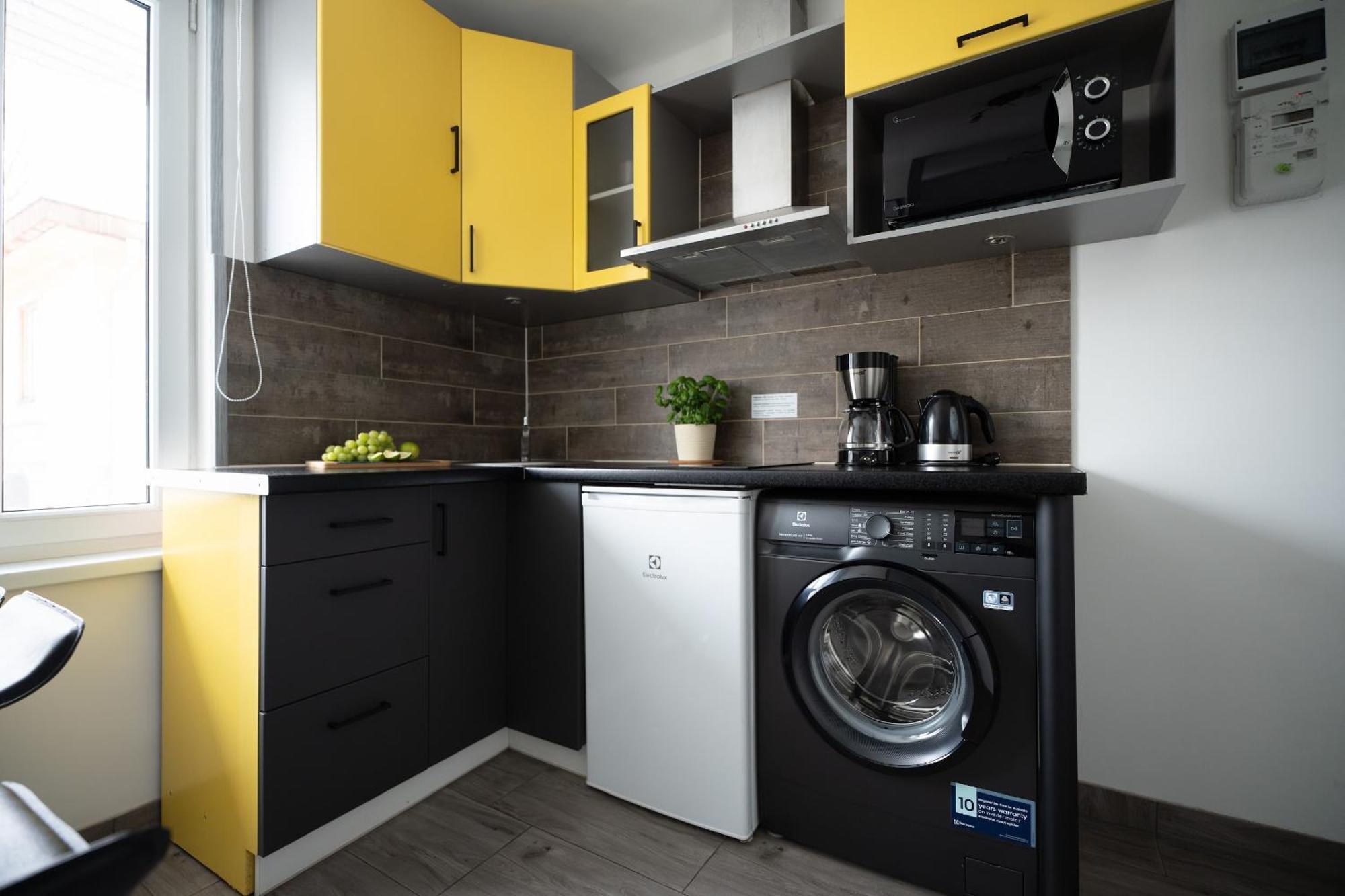 Green Garden & Private Parking Apartments With Playground Riga Bagian luar foto